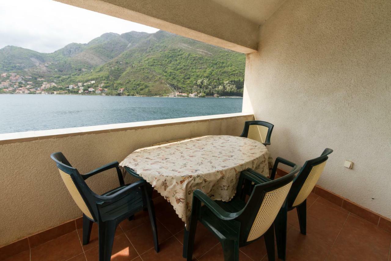 Apartmani Vesna Tivat Eksteriør billede
