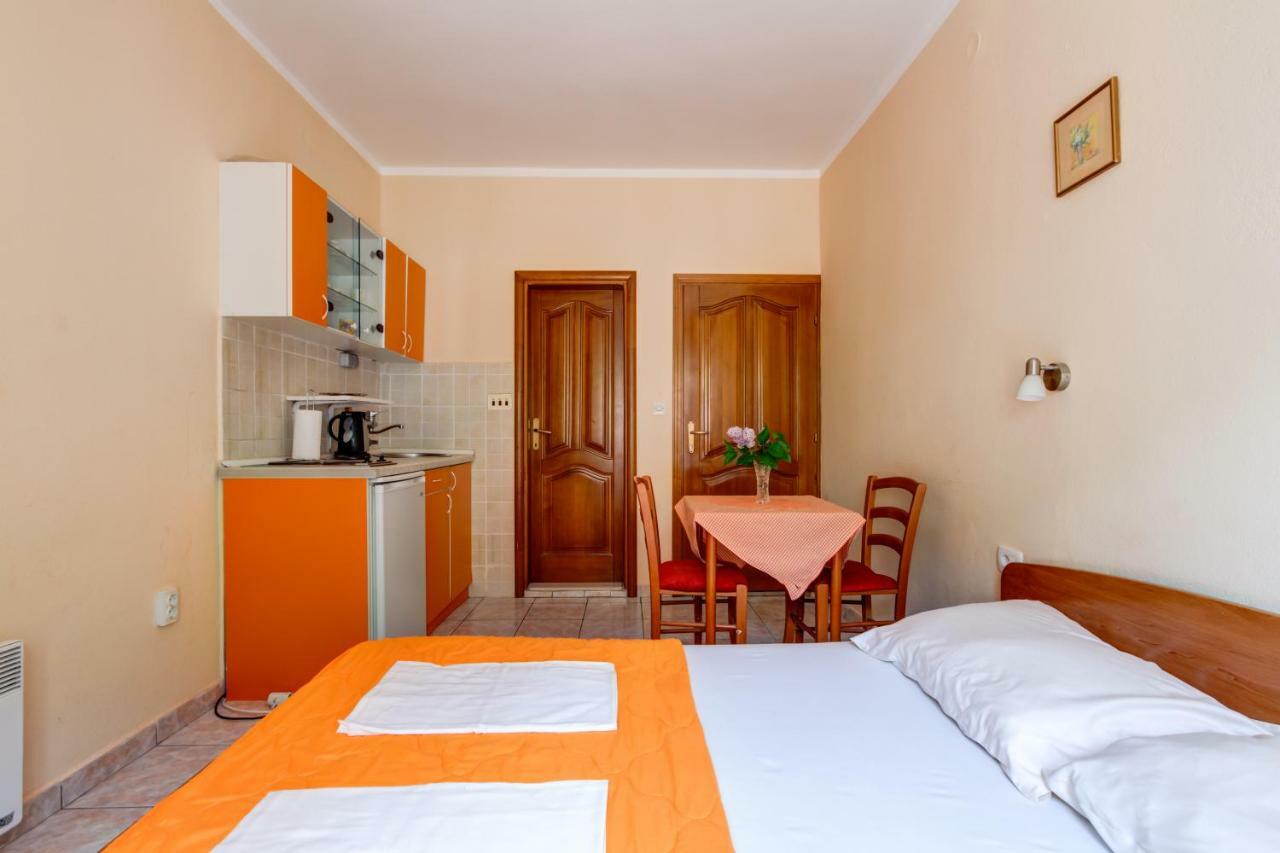 Apartmani Vesna Tivat Eksteriør billede